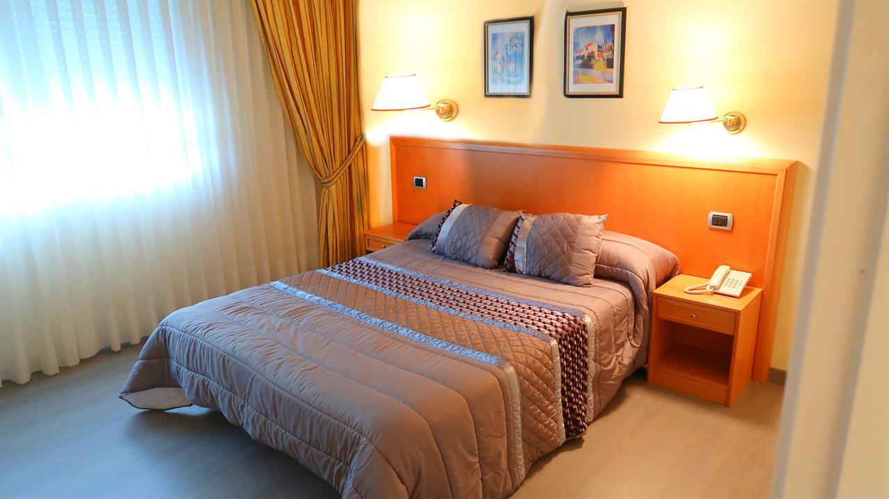 Hotel O Camino O Barco de Valdeorras Eksteriør billede